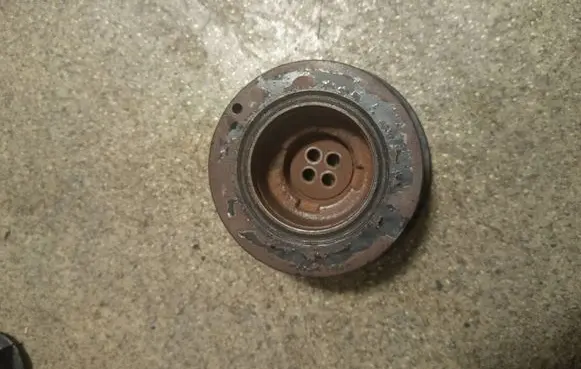 BMW 5 E39 Crankshaft pulley 2247390