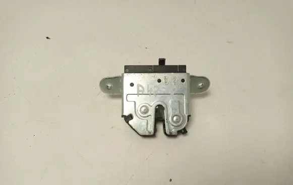 Loading door lock