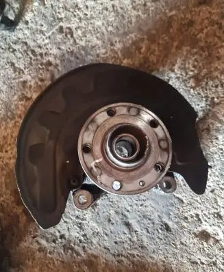 Volkswagen Touran III Front wheel hub