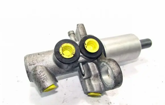 Master brake cylinder