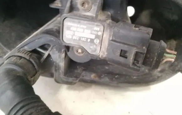Volkswagen Polo IV 9N3 Air pressure sensor 0261230031 06b906051