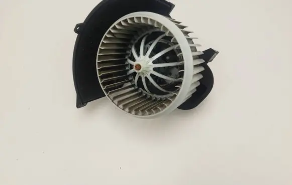 Volkswagen Amarok Heater fan/blower 