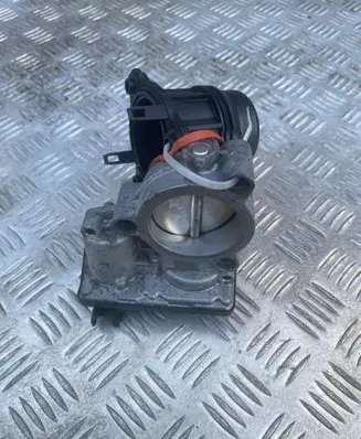 BMW 1 F20 F21 Throttle valve 7618838 1354 A2C80221400
