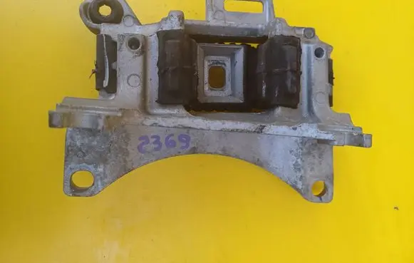 Renault Megane III Engine mount bracket 112200014R