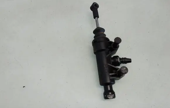 Mercedes-Benz E W212 Clutch master cylinder A2042900012