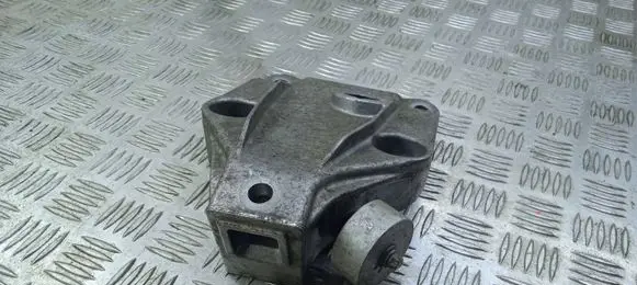 BMW 5 F10 F11 Engine mounting bracket 6777623
