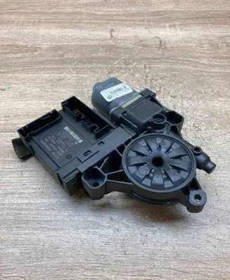 Volkswagen Passat Alltrack Front door window regulator motor 1K0959792N 1K0959702AR