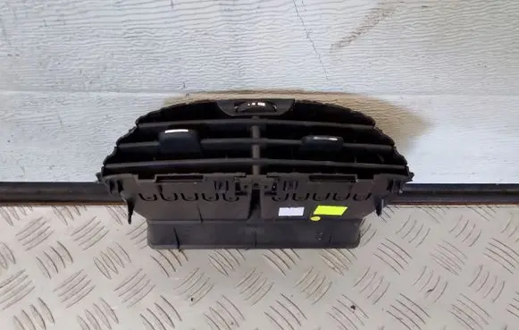 Peugeot 3008 I Dashboard side air vent grill/cover trim
