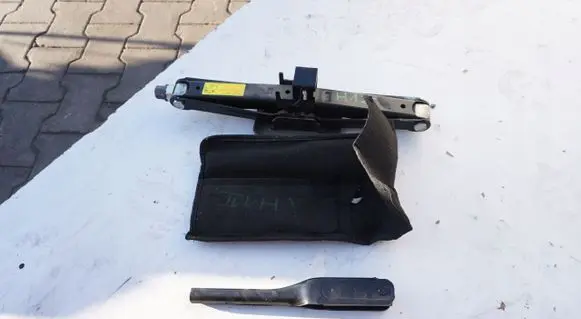 Hyundai H-1, Starex, Satellite Lift Jack POZOSTAE