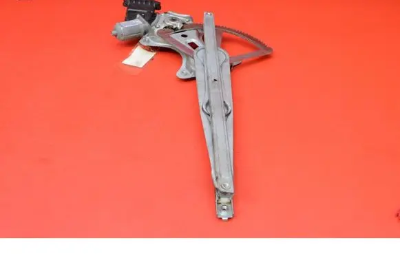 Toyota Corolla Verso E121 Front door window regulator with motor 693100F010