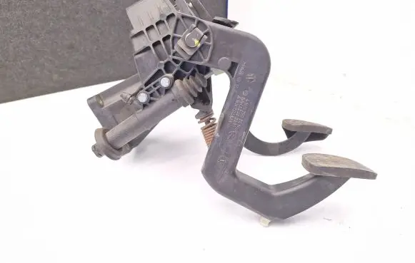 Mercedes-Benz Sprinter W901 W902 W903 W904 Pedal assembly A9012902016 A9012902416 A9012901916