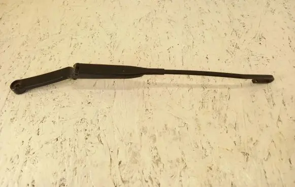 Audi A6 S6 C4 4A Front wiper blade arm 4A1955407C