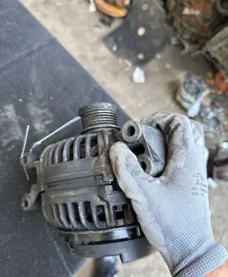 Mercedes-Benz E W124 Generator/alternator 0124625014
