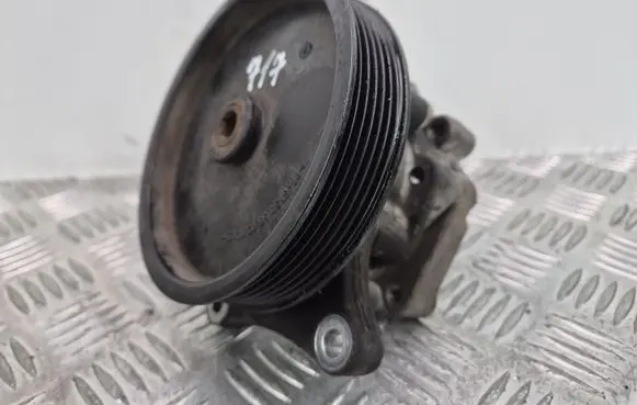 Mercedes-Benz C W204 Power steering pump A0064666801