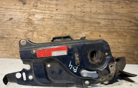 Audi 80 90 S2 B4 Top upper radiator support slam panel 046010126B 8A0805647