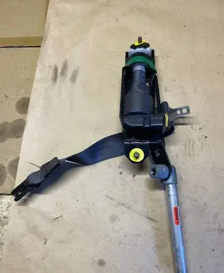 Volvo S80 Front seatbelt 39990773