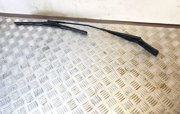 Volkswagen Jetta VI Front wiper blade arm 5C7955410
