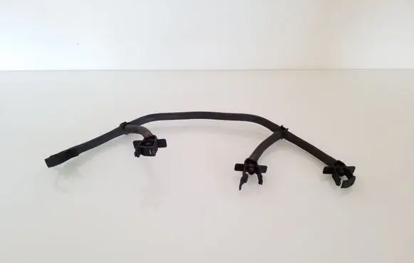 Ford Mondeo Mk III Fuel line pipe 35709K02200