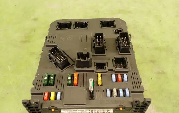 Citroen Xsara Picasso Fuse module 9657999780