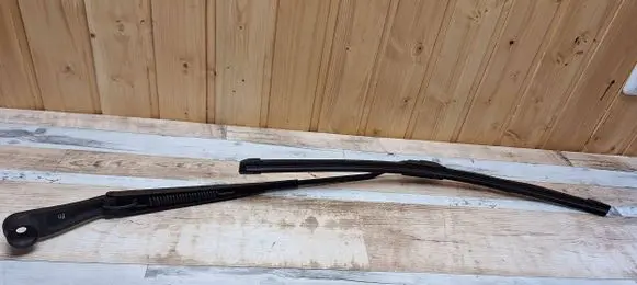 KIA Cerato Front wiper blade arm