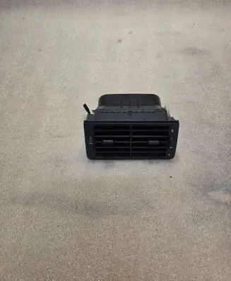 BMW 7 E38 Rear air vent grill 64228390117 64228390290 64228364120
