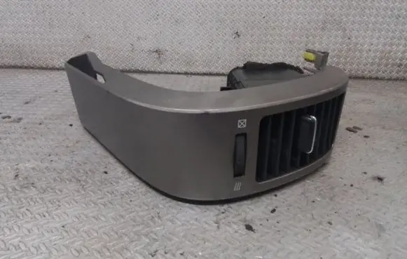 Toyota Prius (XW20) Dashboard side air vent grill/cover trim 5566047020