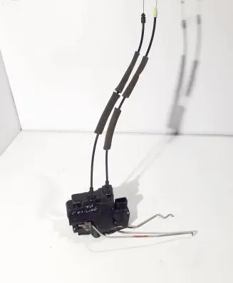 Chevrolet Captiva Front door lock A081876