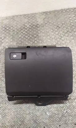 Volkswagen PASSAT B6 Glove box