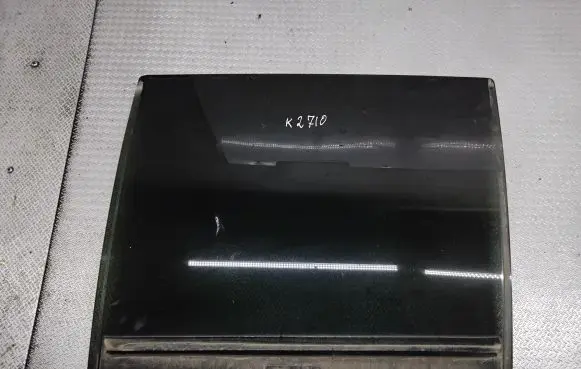 Chrysler Pacifica Rear door window glass