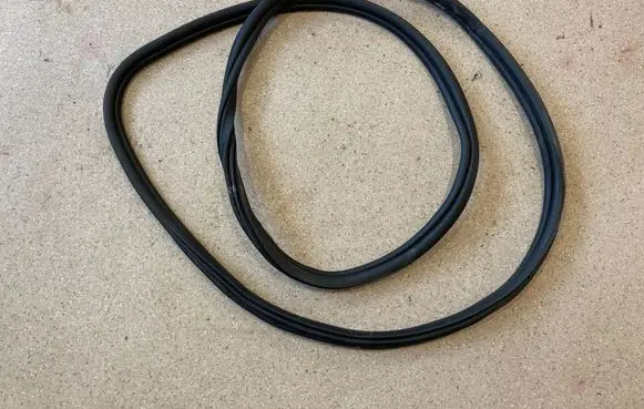 BMW X5 G05 Front door rubber seal 7428678