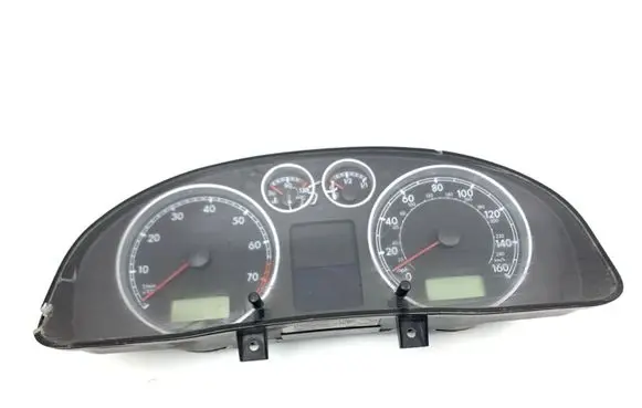 Volkswagen PASSAT B5.5 Speedometer (instrument cluster) 3B0920927