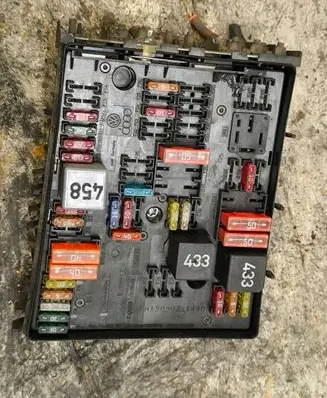 Volkswagen Touran I Fuse module 1K0937804 1K0937800