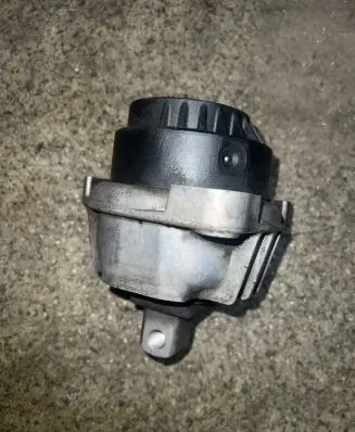 BMW 5 F10 F11 Engine mount bracket 6777381 68623513