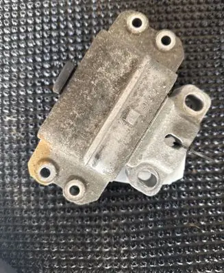 Volkswagen Caddy Engine mount bracket 1K0199555N