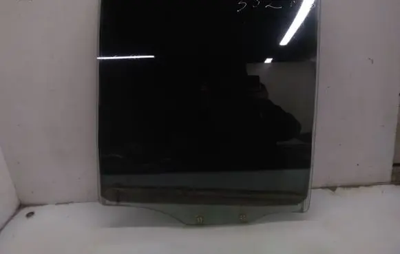 Mitsubishi Pajero Rear door window glass