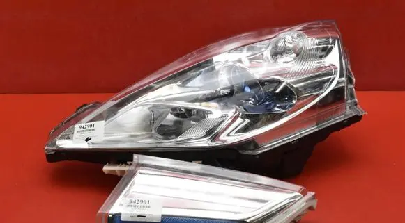 Nissan Leaf I (ZE0) Headlight/headlamp 26060-3NL5A