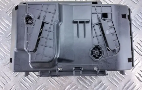Mercedes-Benz C W205 Fuse box cover A2055400840