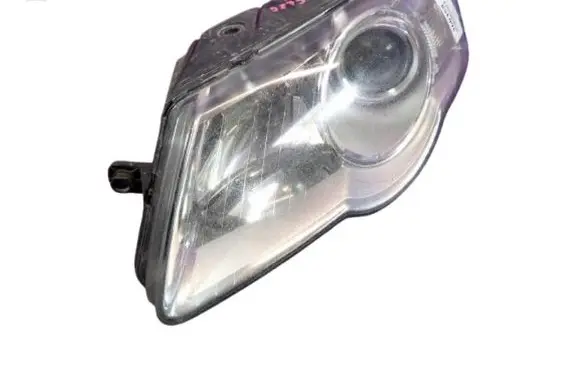 Volkswagen PASSAT B6 Headlight/headlamp