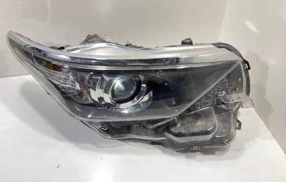 Toyota Auris E180 Headlight/headlamp 90070909