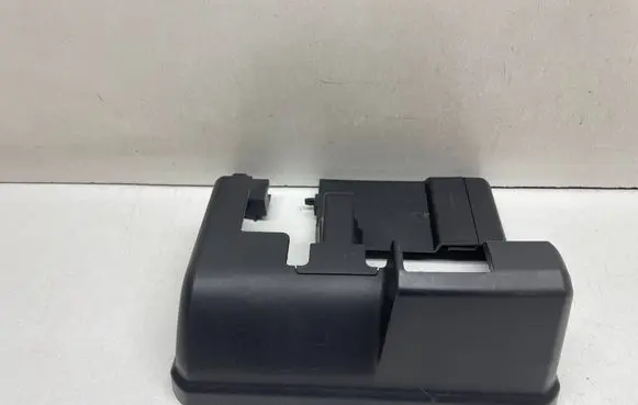 Audi Q7 4M Rear seat rail trim cover 4M0883689A