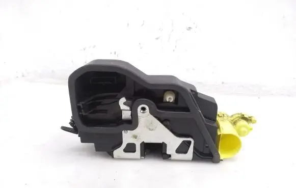 BMW X3 F25 Front door lock 7283630