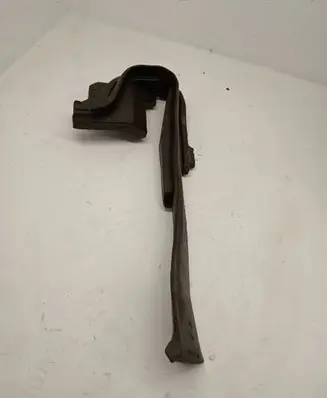 Porsche Macan (95B) Other engine bay part 95B823732A
