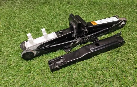 Ford Mondeo MK V Lift Jack ES7C17A078AA