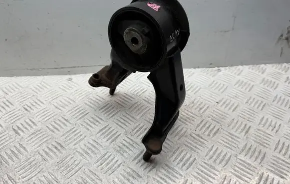 Toyota Avensis T250 Engine mount bracket 123710R010