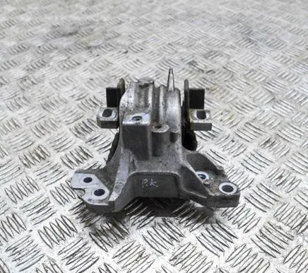 Engine mount bracket