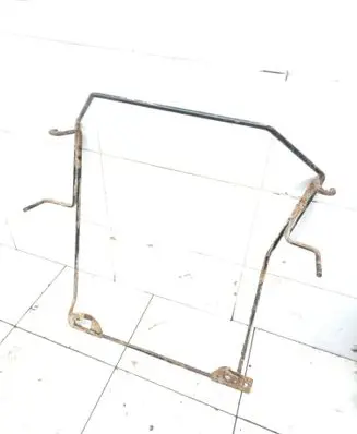 Opel Vivaro Spare wheel mounting bracket 