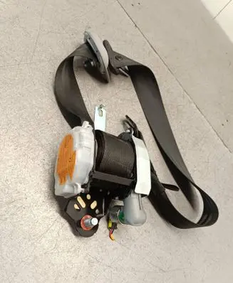 Hyundai i40 Front seatbelt 888103Z000TX V01V02L 140819A0240