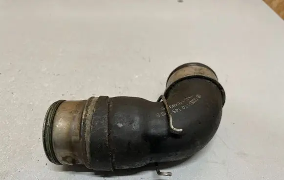 Intercooler hose/pipe