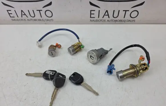 Mitsubishi Pajero Lock set 1370 MR535916 R1DEH
