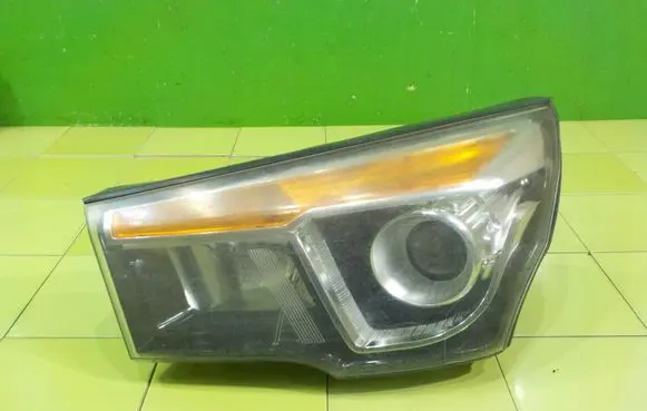 SsangYong Rodius Headlight/headlamp PRZOD XP275